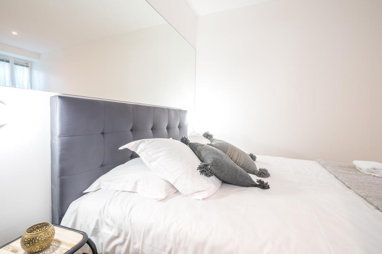 Happy Days - Eiffel Studio & Terrasse Apartment Paris Exterior photo